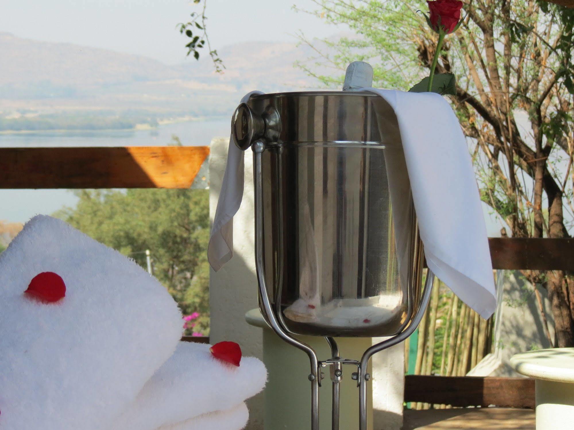 Galagos Lodge Hartbeespoort Extérieur photo