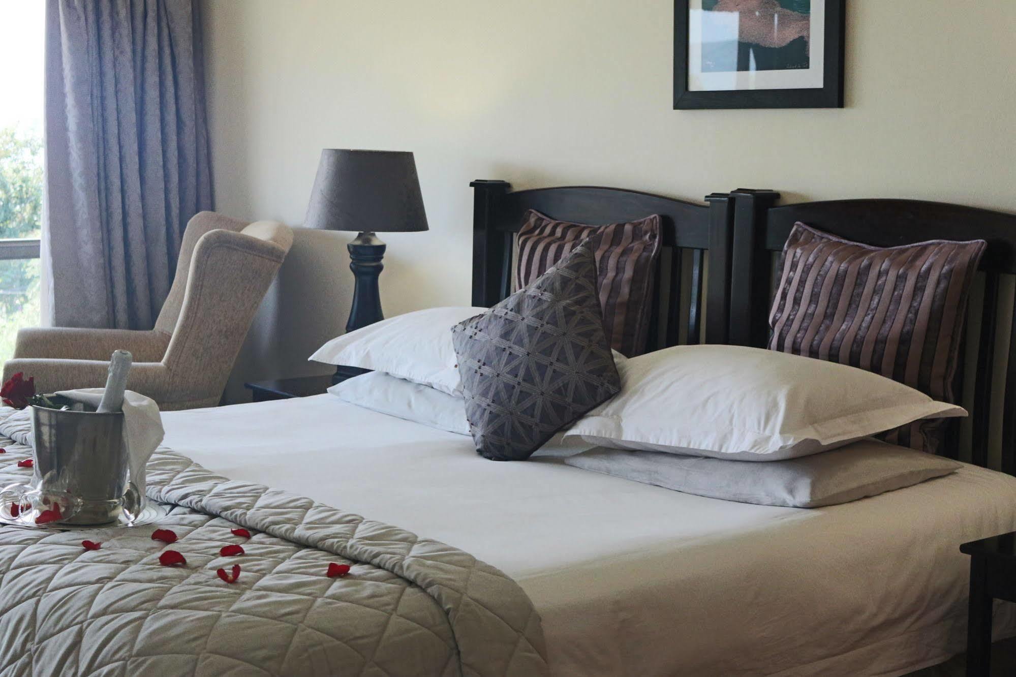 Galagos Lodge Hartbeespoort Extérieur photo