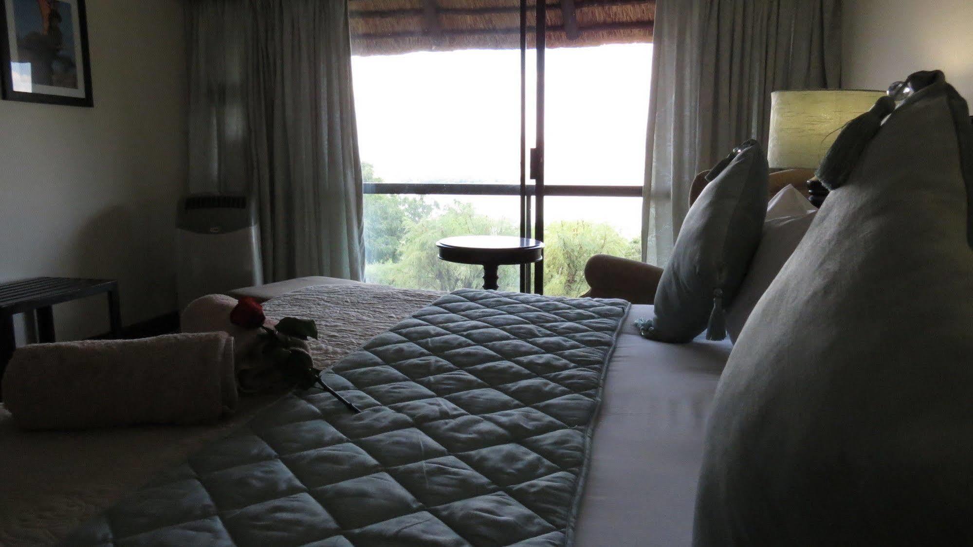 Galagos Lodge Hartbeespoort Extérieur photo